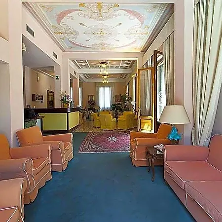 Hotel Maestoso-3